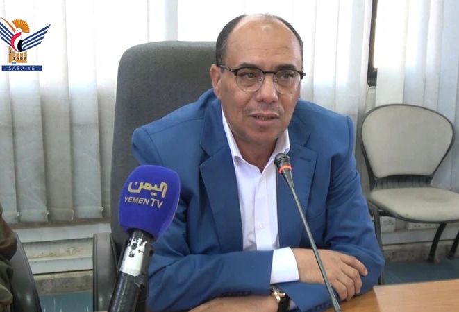 نائب وزير الإعلام يُدّشن دورات "طوفان الأقصى" لموظفي الوزارة