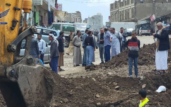 تفقد أعمال إعادة تأهيل طريق إب – العدين في منطقة رأس مشورة