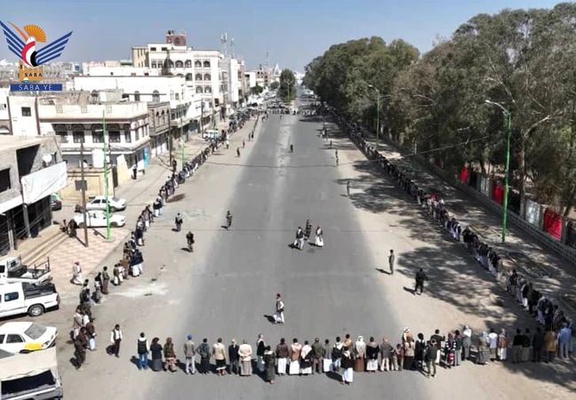 وقفة مسلحة لأبناء مديرية الثورة بأمانة العاصمة وفاء للشهداء وثباتا على الموقف