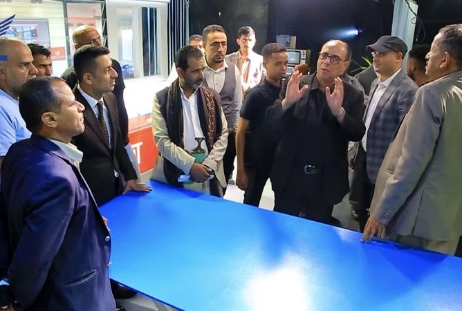 نائب وزير الإعلام يطّلع على سير العمل بقناة اليمن اليوم وبرامجها وخططها