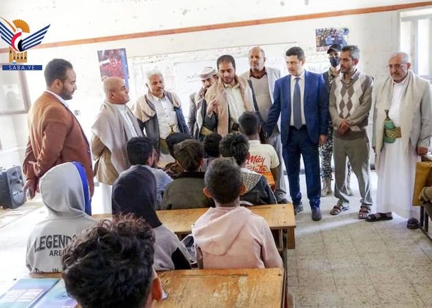 نائب وزير التربية والتعليم يتفقد اختبارات الثانوية والمراكز الصيفية في إب