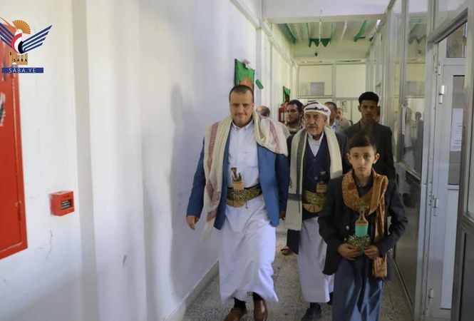 القائم بأعمال وزير الاقتصاد يطلع على سير العمل والانضباط الوظيفي بالوزارة