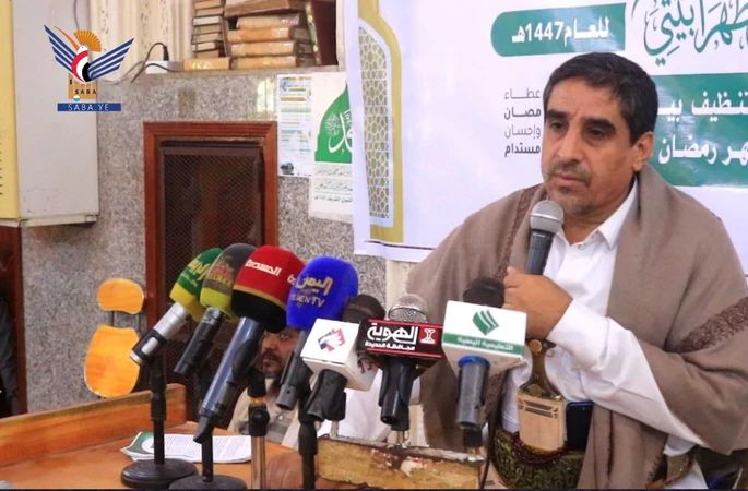مكتب هيئة الأوقاف بالحديدة يدشن حملة "أن طهرا بيتي" استقبالًا لشهر رمضان