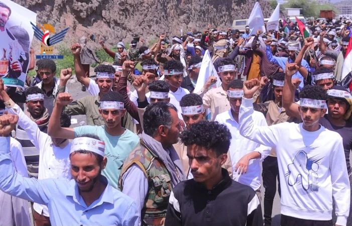 تعز.. عرض ومسير لخريجي دورات "طوفان الأقصى" في صبر الموادم
