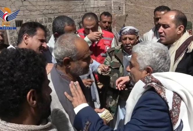 تفقد أضرار أحد منازل المواطنين في العرش بالبيضاء جراء الأمطار