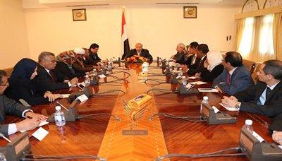 استقبل الأخ الرئيس عبد ربه منصور هادي رئيس الجمهورية اليوم رئيس وأعضاء لجنة صياغة الدستور.