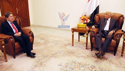 رئيس الوزراء يناقش مع السفير التركي بصنعاء علاقات التعاون بين البلدين