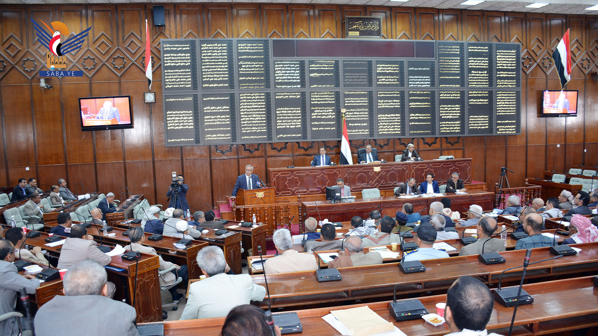 مجلس النواب يناقش عدداً من القضايا العامة بحضور رئيس وأعضاء حكومة الإنقاذ