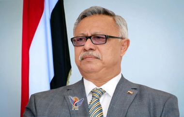 رئيس الوزراء يعزي في وفاة التربوي ياسر ناصر حيدرة بن حبتور