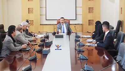 وزير الخارجية يلتقي مجموعة شباب مبادرة طريق الحرير 