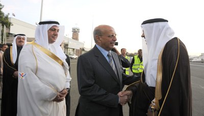 أمين عام مجلس التعاون الخليجي يصل صنعاء