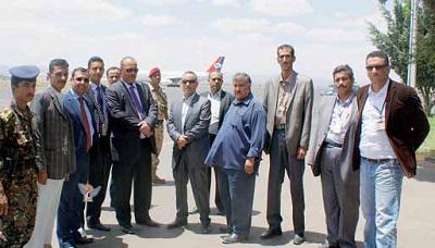وزير النقل : الأوضاع في مطار صنعاء آمنة ومستقرة والحركة الملاحية تسير بانتظام