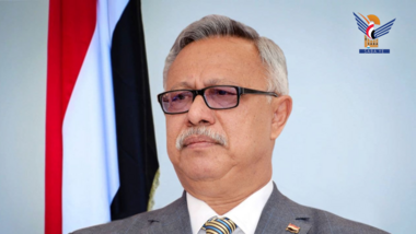 رئيس الوزراء يعزي في وفاة الشيخ على بن صالح باهميل