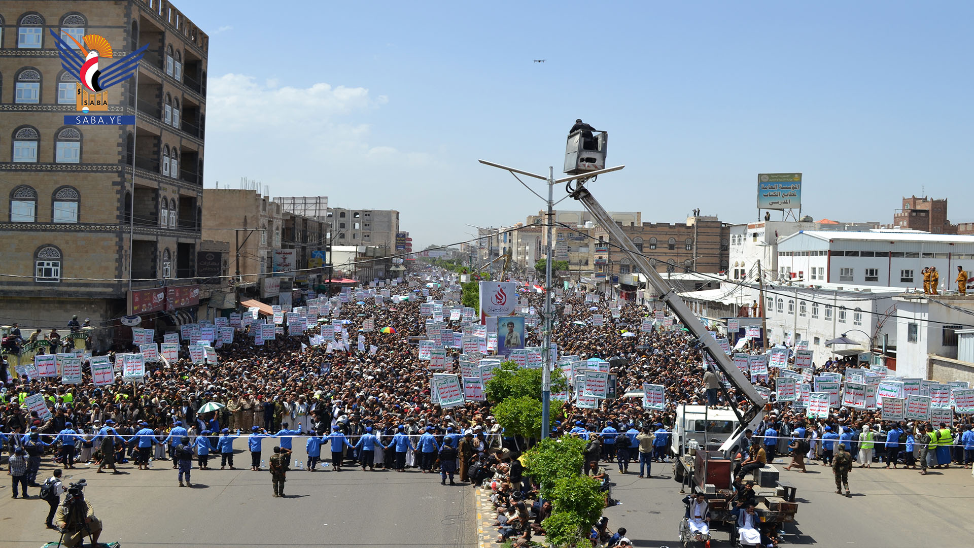 مسيرة جماهيرية في العاصمة صنعاء إحياءً لذكرى استشهاد الإمام زيد