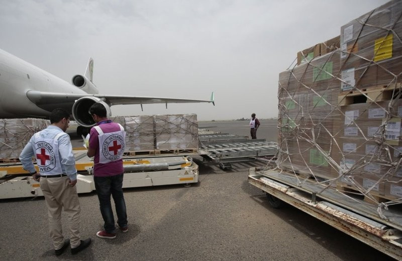 وصول طائرة مساعدات علاجية إلى مطار صنعاء