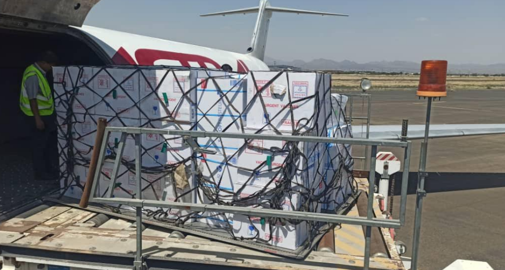 وصول طائرة شحن تابعة لليونيسف إلى مطار صنعاء الدولي