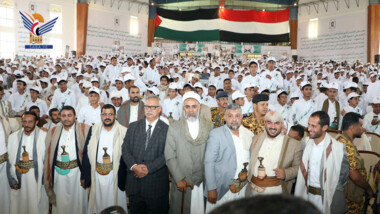 الدكتور بن حبتور يشارك في حفل تخرج الدفعة الأولى من مدارس شهيد القرآن الكريم